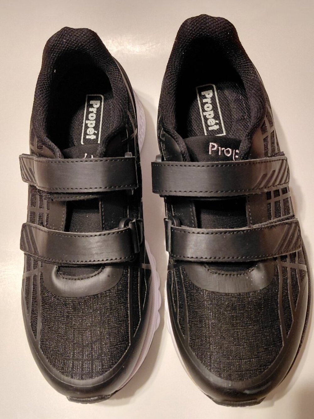 NEW Propet Ortholite sneakers US sz 9W Black Sneaker with black and white soles
